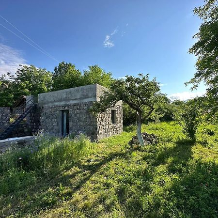 Zove Rural Cottage With Garden Views K'arashamb Luaran gambar
