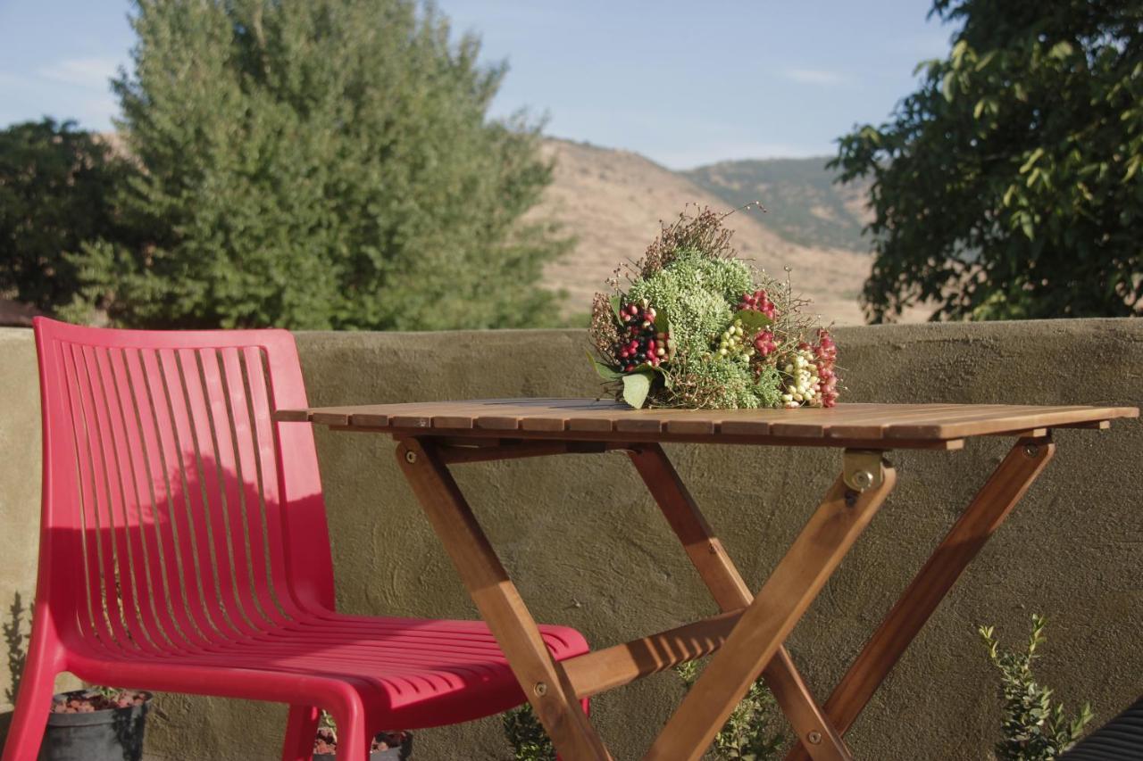 Zove Rural Cottage With Garden Views K'arashamb Luaran gambar
