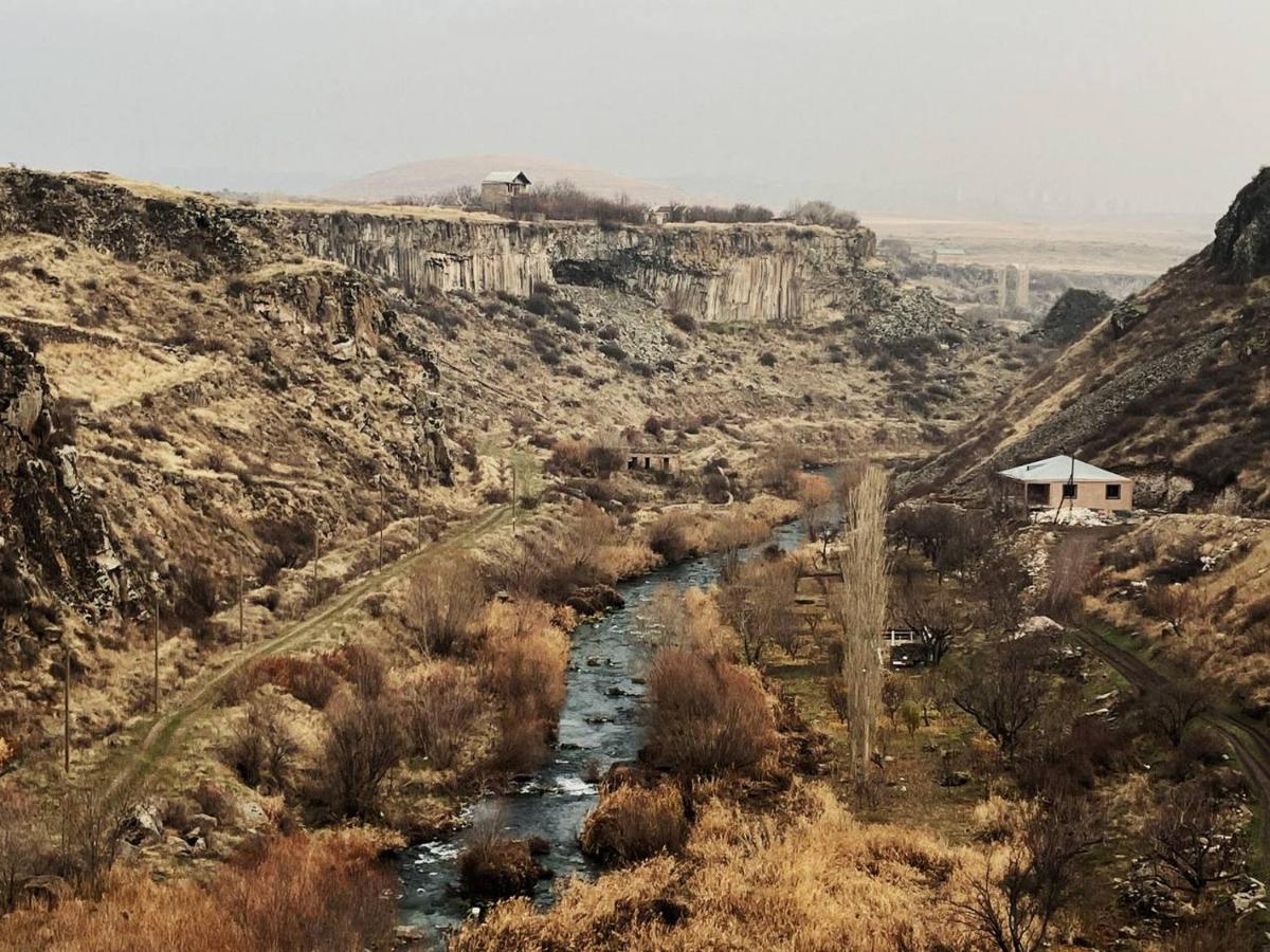 Zove Rural Cottage With Garden Views K'arashamb Luaran gambar