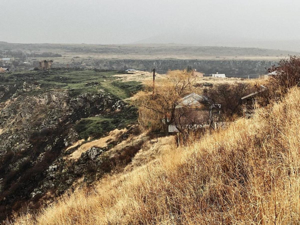 Zove Rural Cottage With Garden Views K'arashamb Luaran gambar