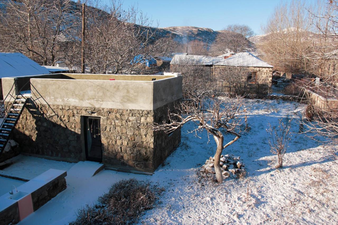 Zove Rural Cottage With Garden Views K'arashamb Luaran gambar