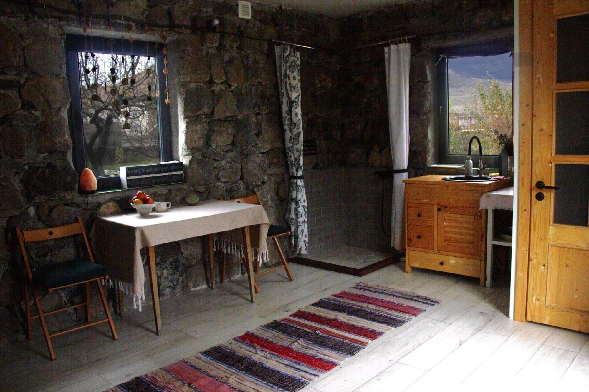 Zove Rural Cottage With Garden Views K'arashamb Luaran gambar