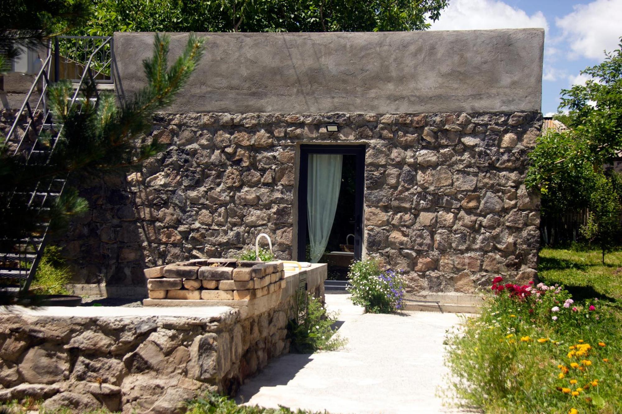 Zove Rural Cottage With Garden Views K'arashamb Luaran gambar