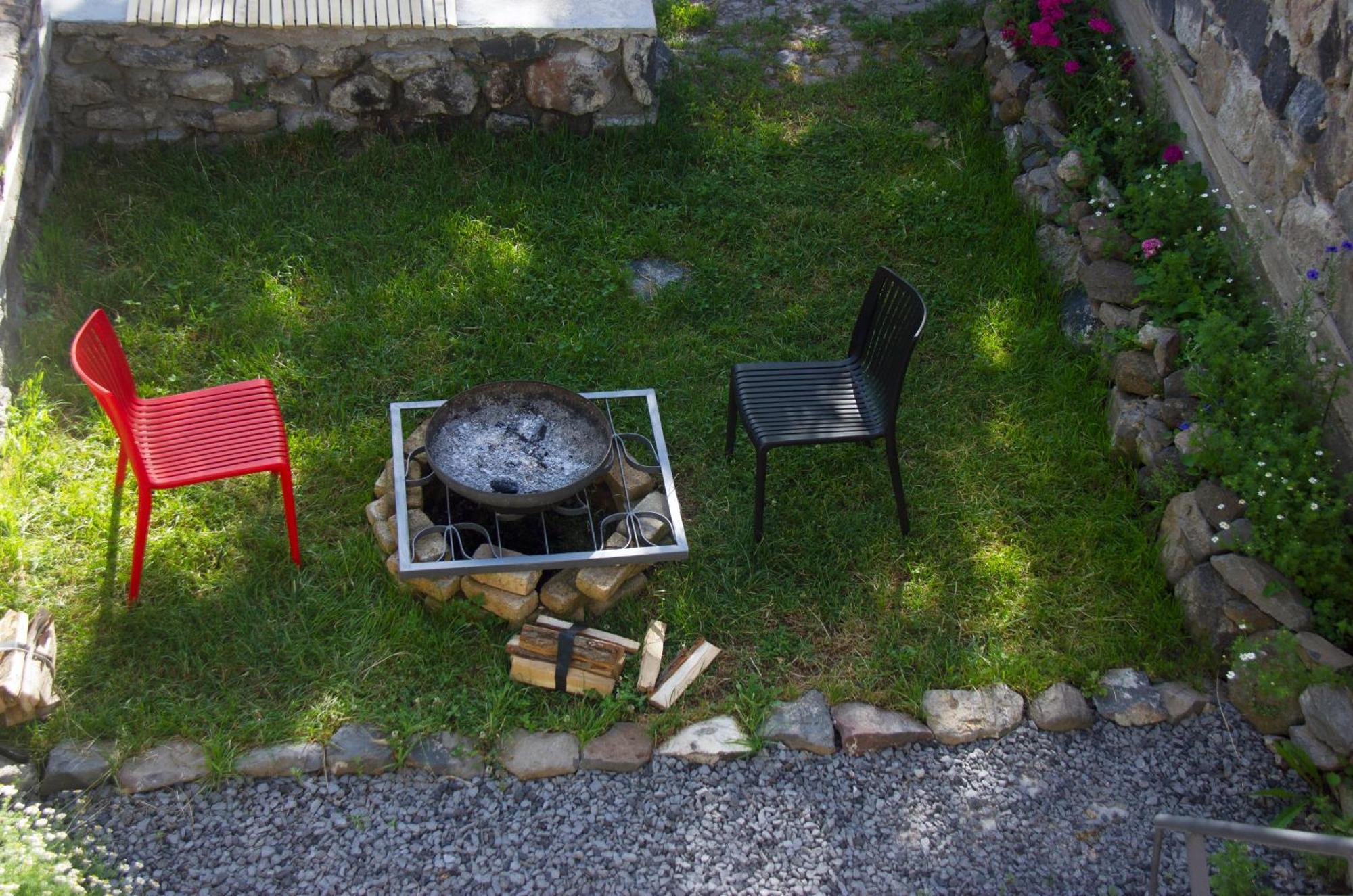 Zove Rural Cottage With Garden Views K'arashamb Luaran gambar